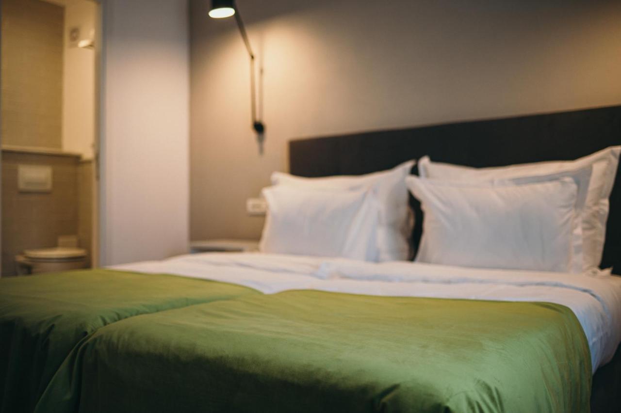 Nest Guesthouse Дробета-Турну Северин Екстериор снимка