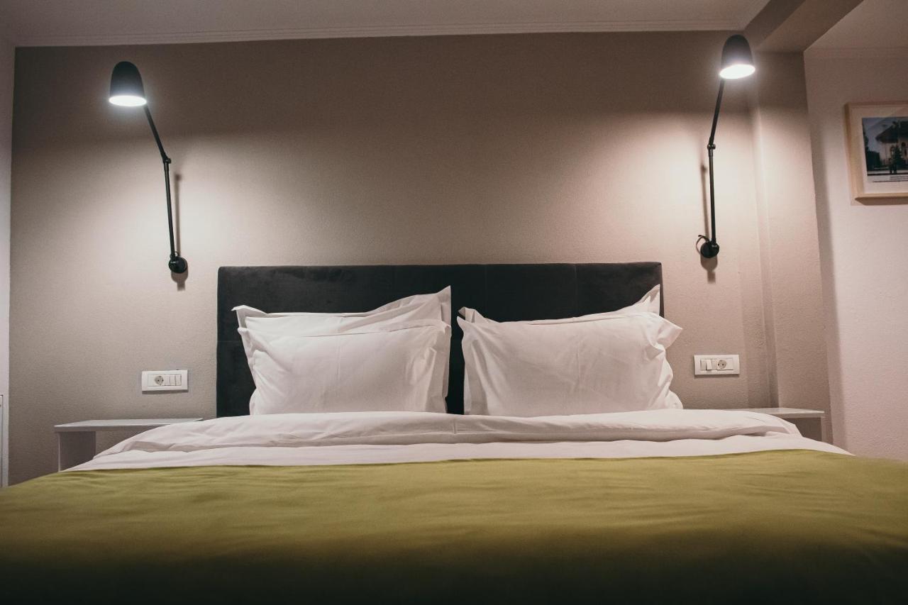 Nest Guesthouse Дробета-Турну Северин Екстериор снимка