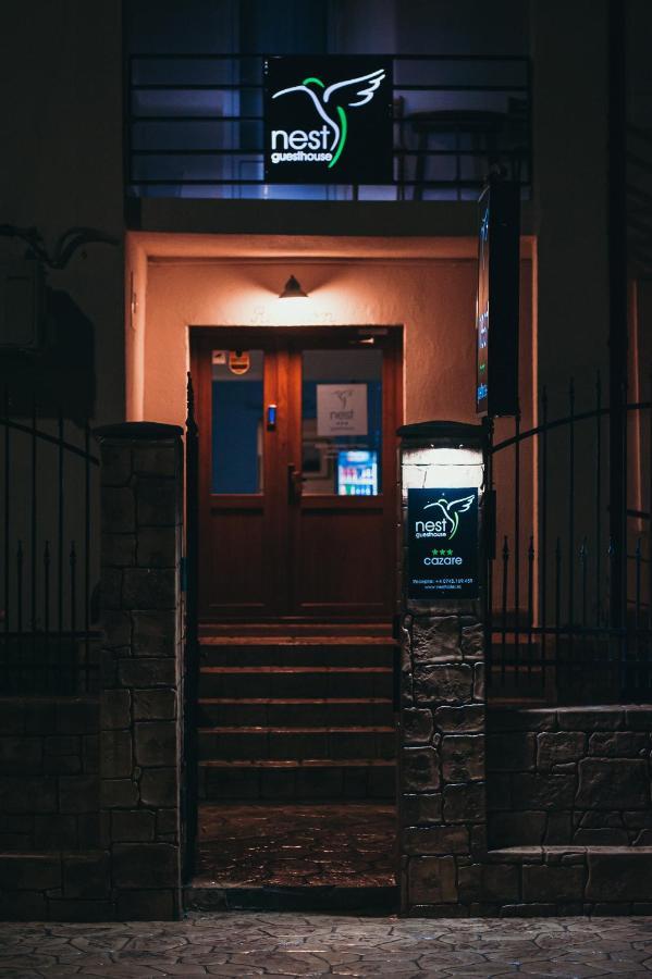 Nest Guesthouse Дробета-Турну Северин Екстериор снимка